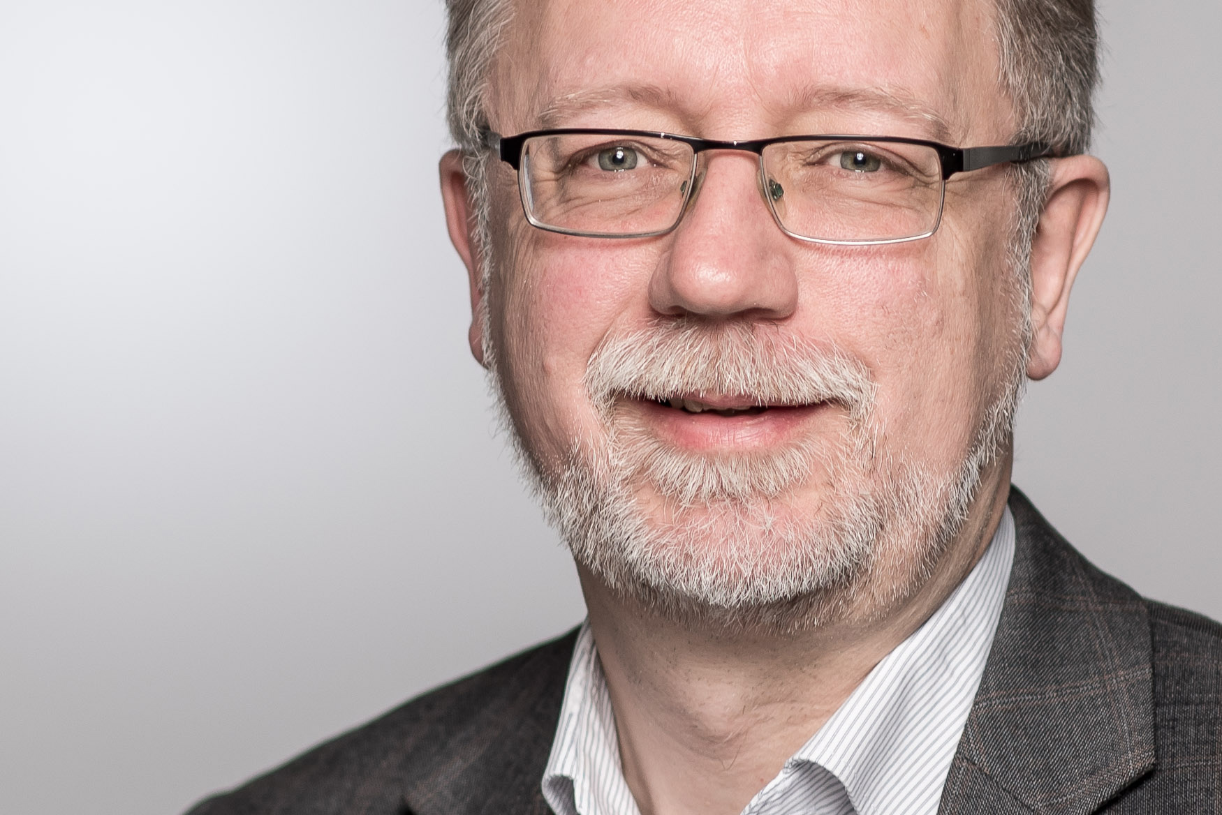 Dekan Prof. Jens Peter Thiessen im Gespräch