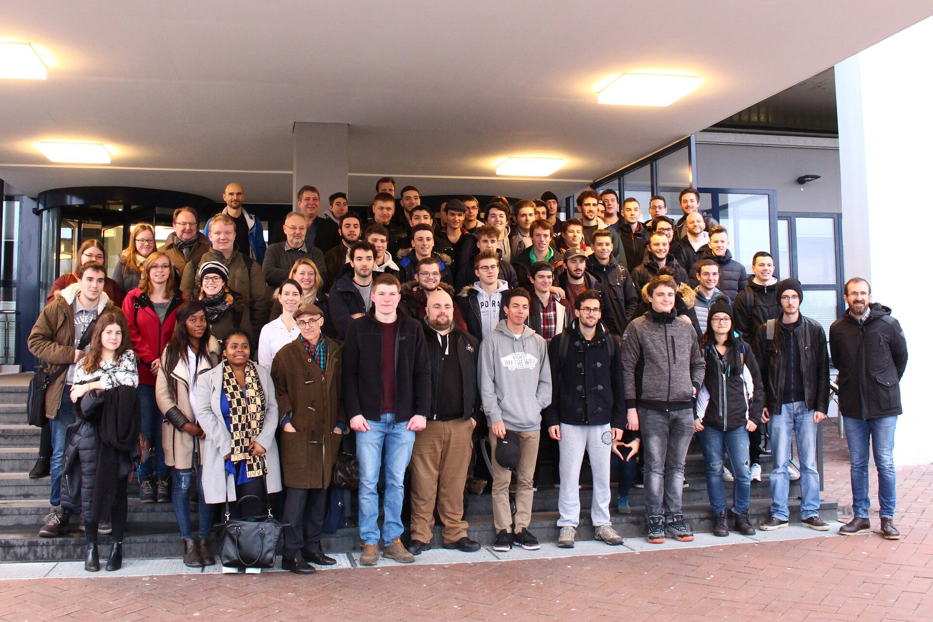 Deutsch-französische Freundschaft: Die Studierenden und die Dozenten freuen sich auf den Start des Projektes in Wilhelmshaven. Foto: Jade HS/Gaby Pfeiffer