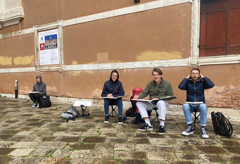 Öffentliche Ausstellung Zeichnen + Fotografieren