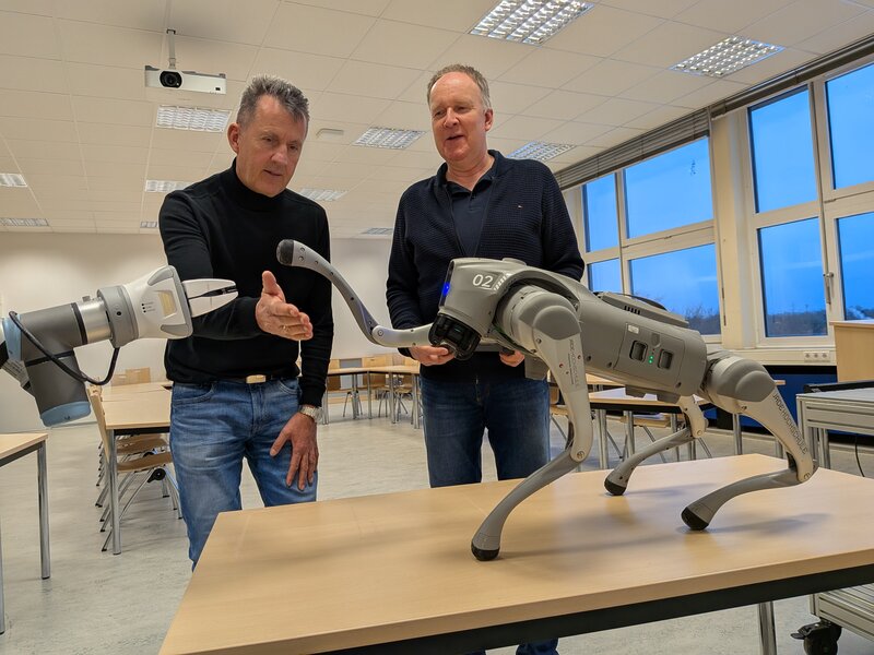 Vierbeiniger Laufroboter „Jacques“ stärkt Lehre und Forschung an der Jade Hochschule