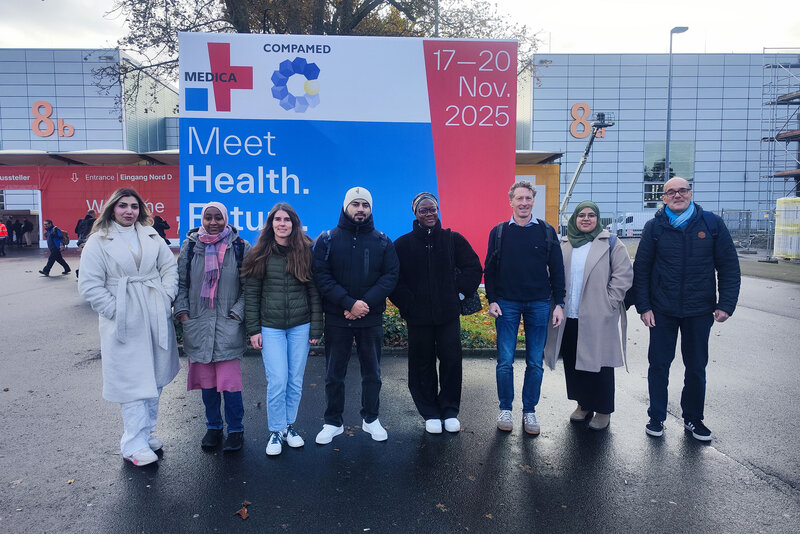 Studierende der Medizintechnik erleben die MEDICA 2025
