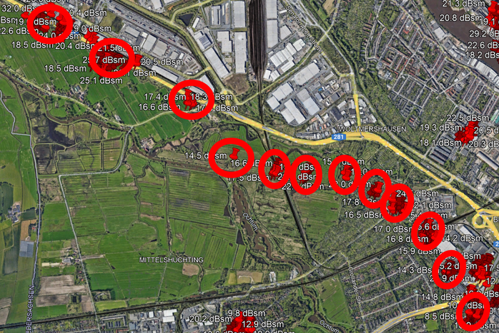 Foto: Bearbeitung Jade HS; Kartenmaterial: Google Earth Bildunterschrift: Aus den Messdaten, die mit der Jade One erhoben werden, werden sogar die reflektierten Signale von Masten einer Hochspannungsleitung (rote Kreise) in der Umgebung des Flughafens Bremen erkennbar.
